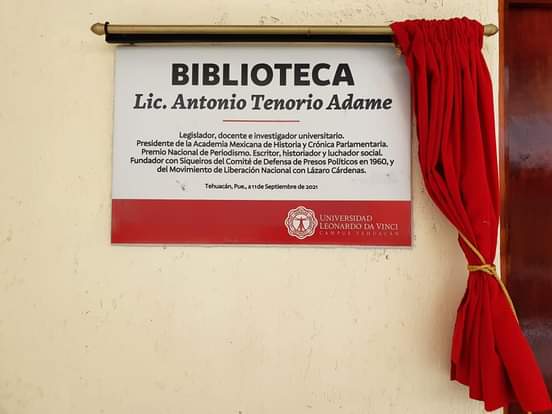 Develación Placa Universidad Leonardo Da Vinci