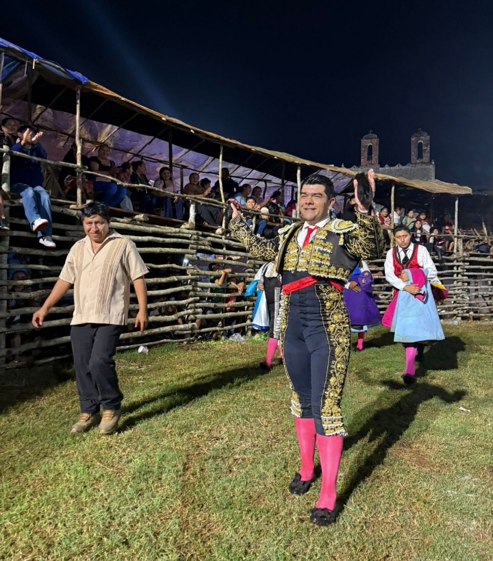 César Vanegas triunfa en México 