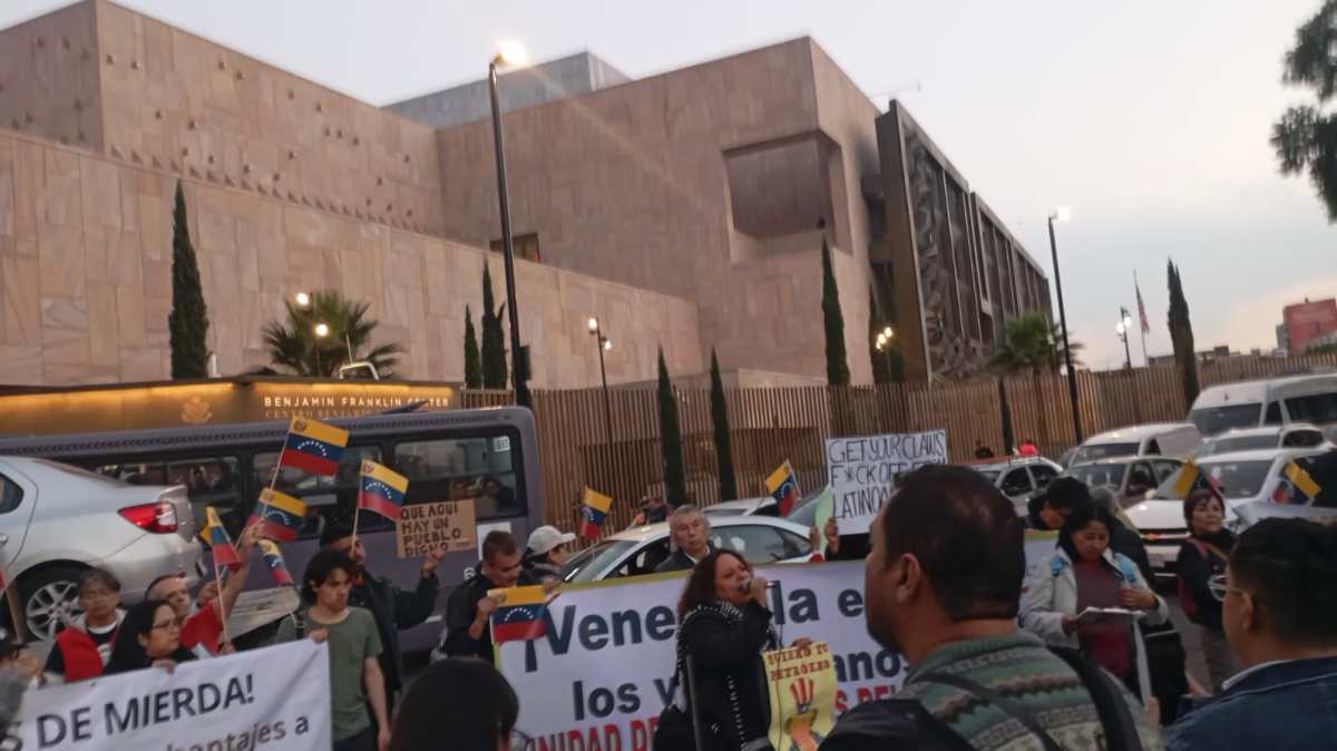 México rechaza cerco militar a Venezuela