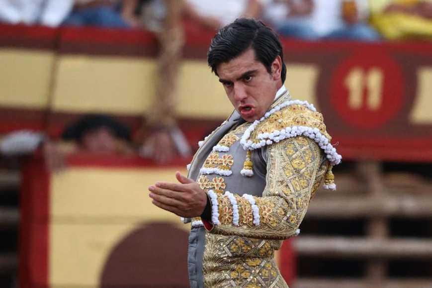 Colombo sensacional y sale por la puerta grande de la histórica Plaza de Toros La Petatera