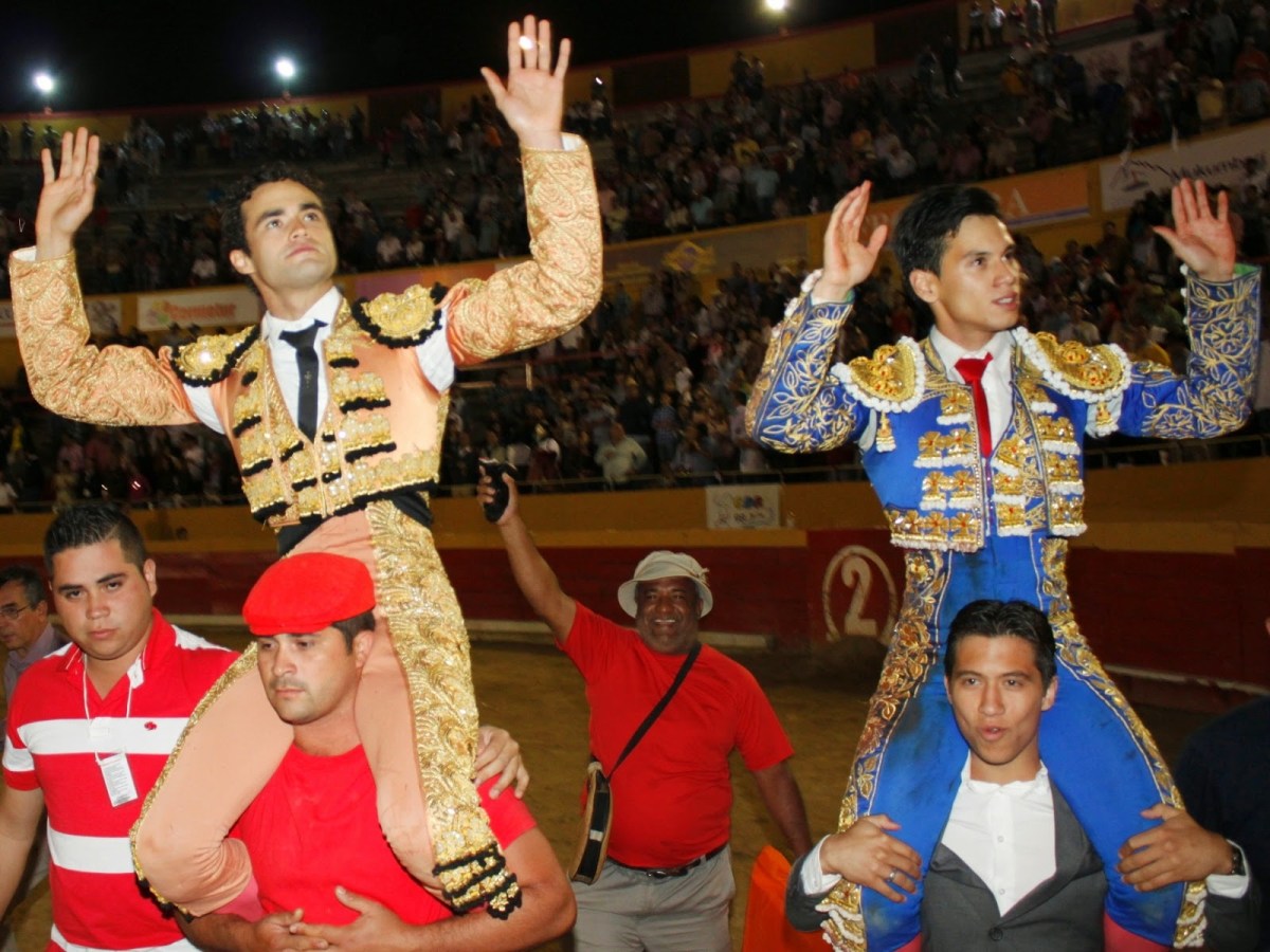 TAL DIA COMO HOY… | “El Tovareño” sepresenta de manera triunfal y FabioCastañeda indulta a «Bondadoso» de Campolargo