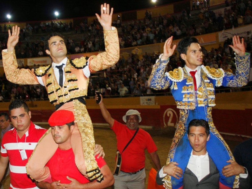 TAL DIA COMO HOY… | “El Tovareño” sepresenta de manera triunfal y FabioCastañeda indulta a «Bondadoso» de Campolargo