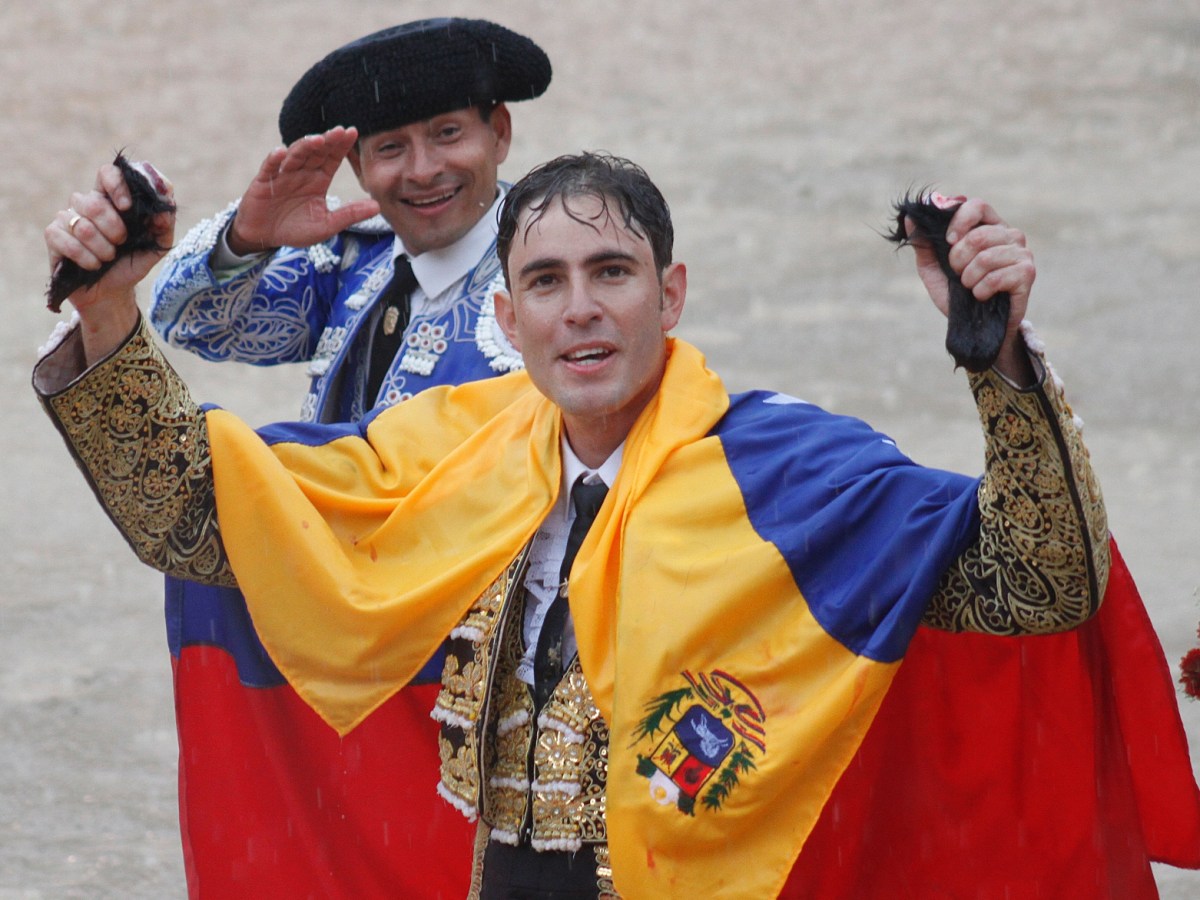 TAL DIA COMO HOY… | «Eco del Viento» hacehistoria, de la mano de Erick Cortés yOrellana se lleva el Sol de Oro bajo la lluvia