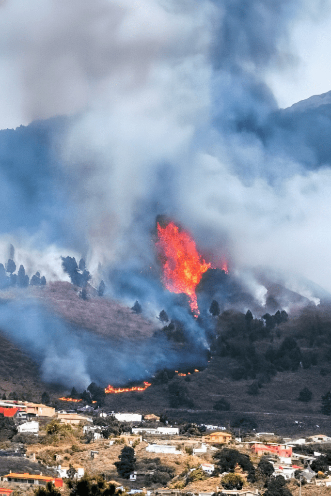 Los afectados del Tajogaite aconsejan cómo preparar a la población de Tenerife ante el riesgo volcánico para evitar los errores de 2021 en La Palma