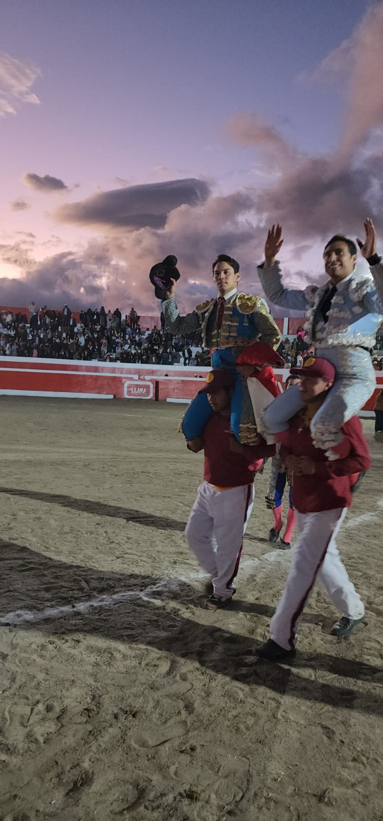 Fabio Castañeda triunfa en la feria peruana de Llama