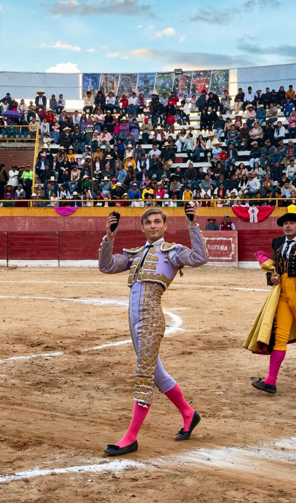Andy Younes corta tres orejas y sale a hombros en el cierre de la Feria de Matara