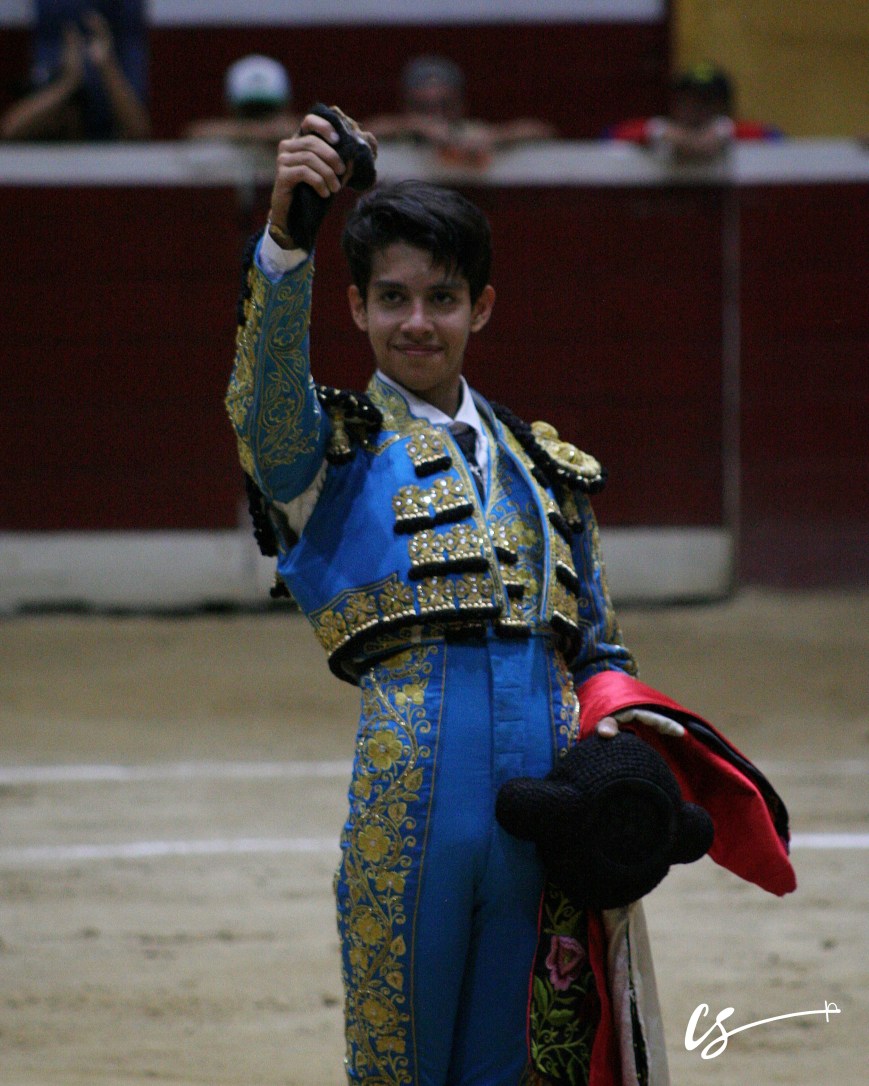 SEGUNDA CORRIDA DE LA FERIA DE LA VIRGEN DE REGLAOreja para De Manuel y Guerrero en el cierre de feria tovareña
