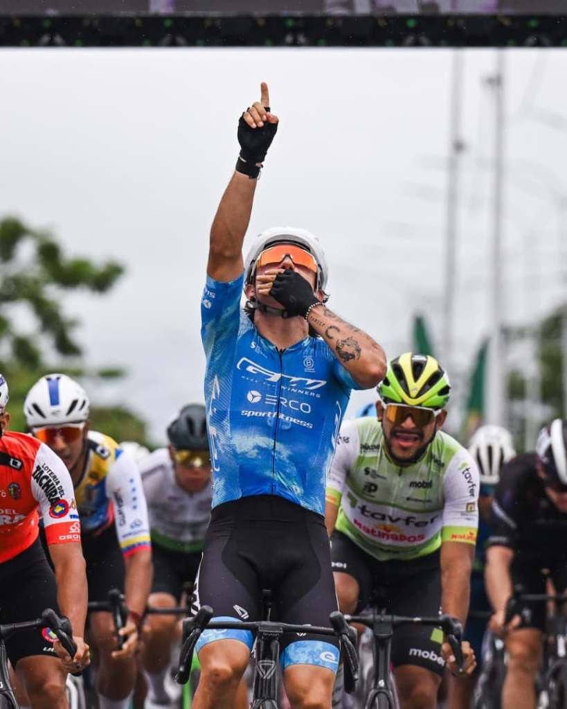Colombiano Nicolás Gómez se impone al esprint en Araure y el líder inmutable 
