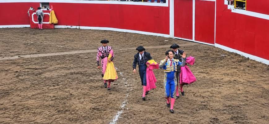 Triunfo y entrega bajo la lluvia de Fabio Castañeda en Vichaycocha