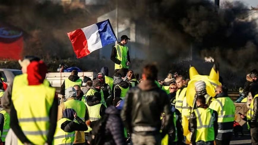 ¡Saludos! La protesta real y la mentira viral: la geopolítica de la desinformación en las redes sociales