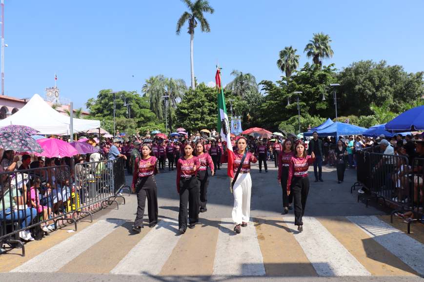 Fanny Arreola marcha al frente y demuestra que Apatzingán se levanta con fuerza, orgullo y unidad