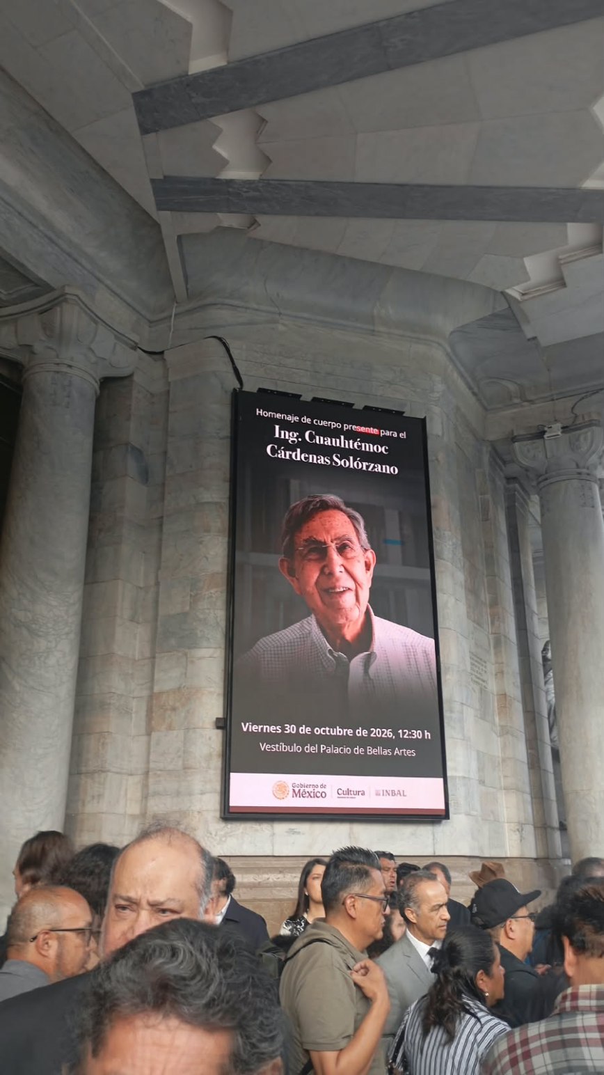 Fue una emotiva , emocionada,respetuosa Participación de miles de mexicanos de casi todas las regiones del país